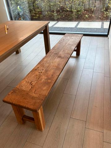 Houten zitbank beschikbaar voor biedingen