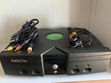 Xbox classic (Original) met AC kabel en Origineel videosnoer beschikbaar voor biedingen