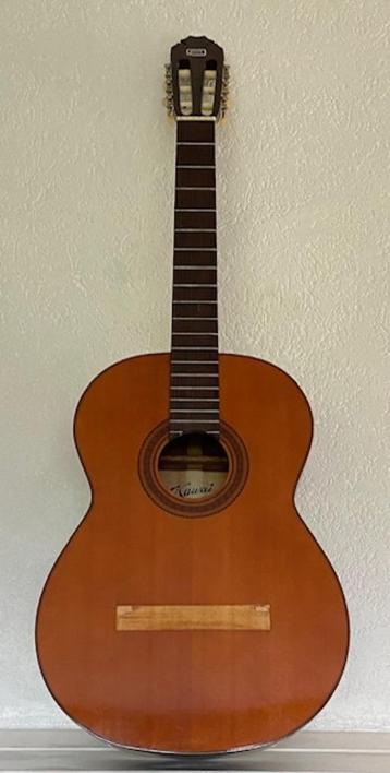 Akoestische gitaar van het merk Kawai (te repareren)