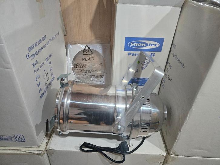 Par 64 Long Chrome, 4 pièces neuves (lot A), Musique & Instruments, Lumières & Lasers, Neuf, Lumières, Enlèvement ou Envoi