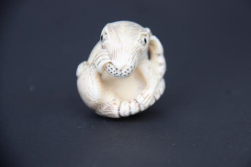 netsuke, Antiek en Kunst, Kunst | Niet-Westerse kunst, Ophalen of Verzenden
