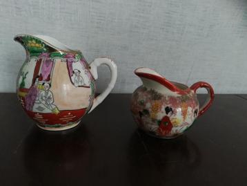 2 kleine chinese vaasjes, prijs per stuk beschikbaar voor biedingen