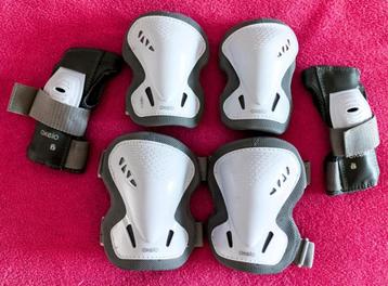 Protections roller adulte (taille M), Neuf, Autres marques, Femmes, Réglable