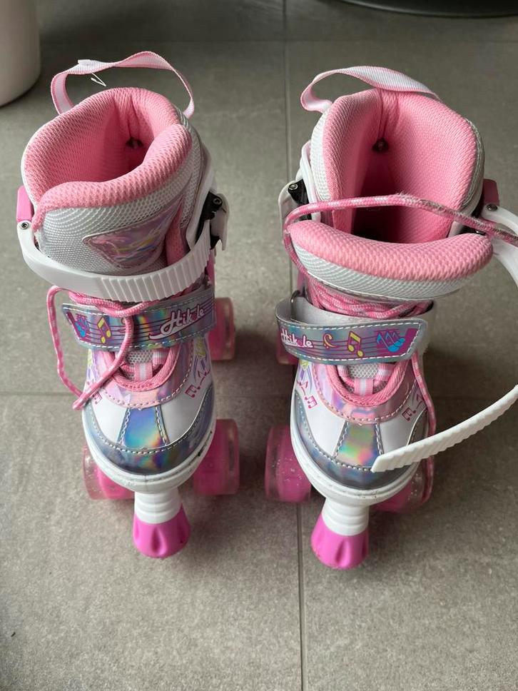 Roze Hikole rolschaatsen met ledverlichting + 6 beschermers., Kinderen en Baby's, Speelgoed | Buiten | Rolschaatsen, Zo goed als nieuw