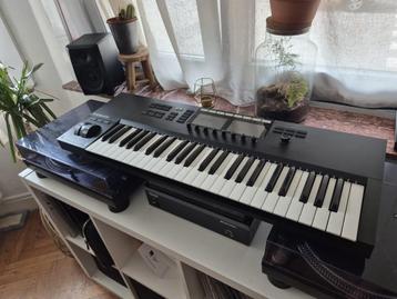 KOMPLETE Kontrol S49 MK2 met KOMPLETE SELECT 14 beschikbaar voor biedingen