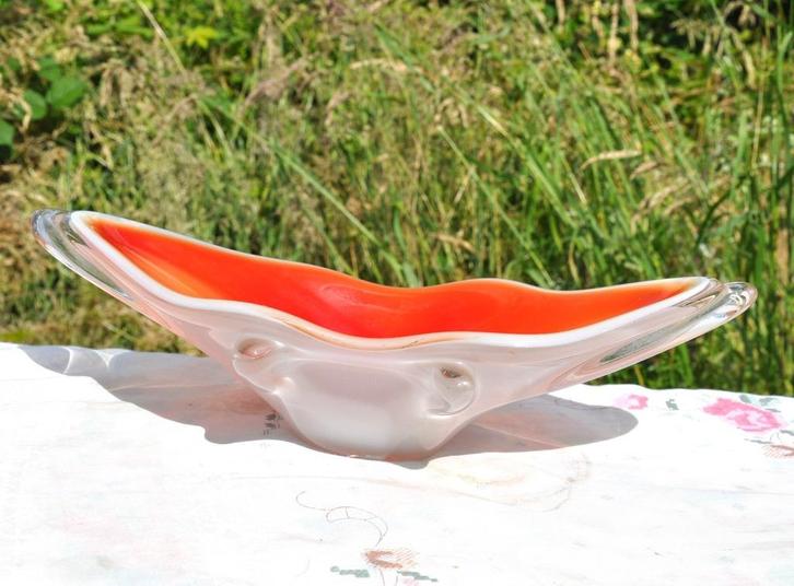 vasque vintage milieu de table verre blanc et rouge, Antiek en Kunst, Antiek | Glaswerk en Kristal, Ophalen of Verzenden