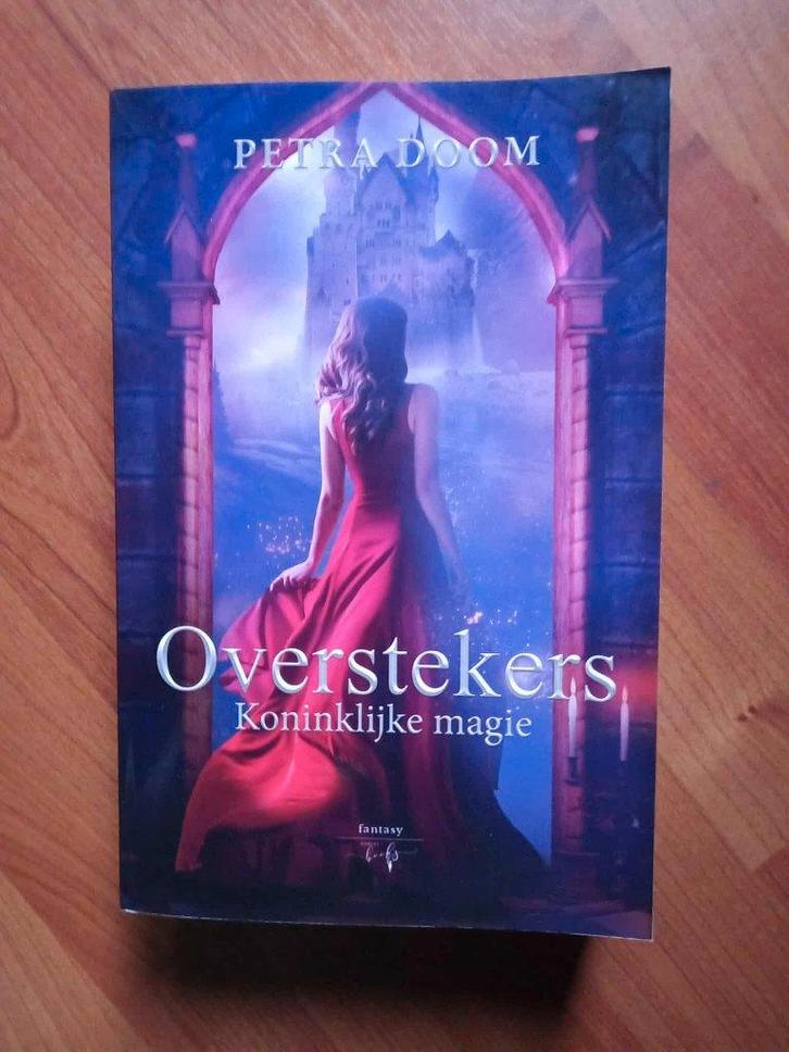 Overstekers 3 - Koninklijke magie - Petra Doom (2021), Livres, Fantastique, Neuf, Envoi