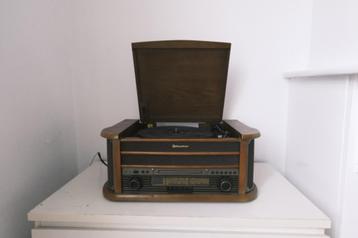 Roadstar stereo beschikbaar voor biedingen
