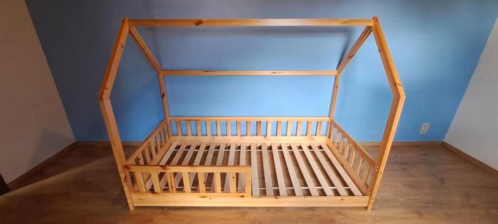 Lit cabane (en bois massif), Kinderen en Baby's, Kinderkamer | Bedden, Zo goed als nieuw, 180 cm of meer, 85 tot 100 cm, Lattenbodem