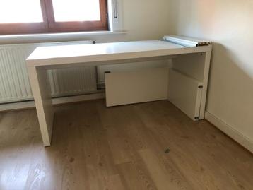 Ikea Malm bureau met uittrekbaar blad wit beschikbaar voor biedingen