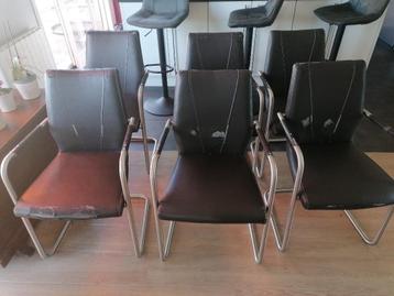 6 chaises Henders & Hazel a recouvir (lot pour 60€)