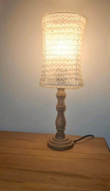 Ambachtelijke lamp  beschikbaar voor biedingen