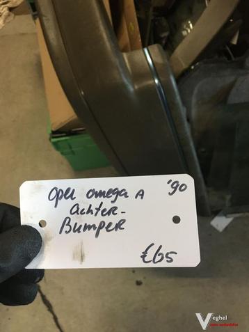 Opel Omega 1990 Achterbumper  beschikbaar voor biedingen