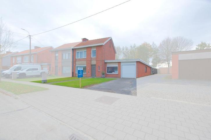 Lichtervelde - Instapklare HOB met 3 slpks en garage!, Immo, Maisons à vendre, Province de Flandre-Occidentale, 200 à 500 m², Maison de coin