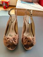 Essentiel damesschoenen maat 39, Kleding | Dames, Schoenen, Ophalen of Verzenden, Essentiel Antwerp, Schoenen met hoge hakken