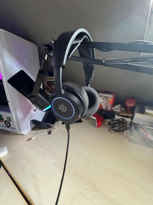 SteelSeries Arctis Nova 3, Computers en Software, Headsets, Zo goed als nieuw, Over-ear, Bedraad, Gaming headset, Inklapbare microfoon