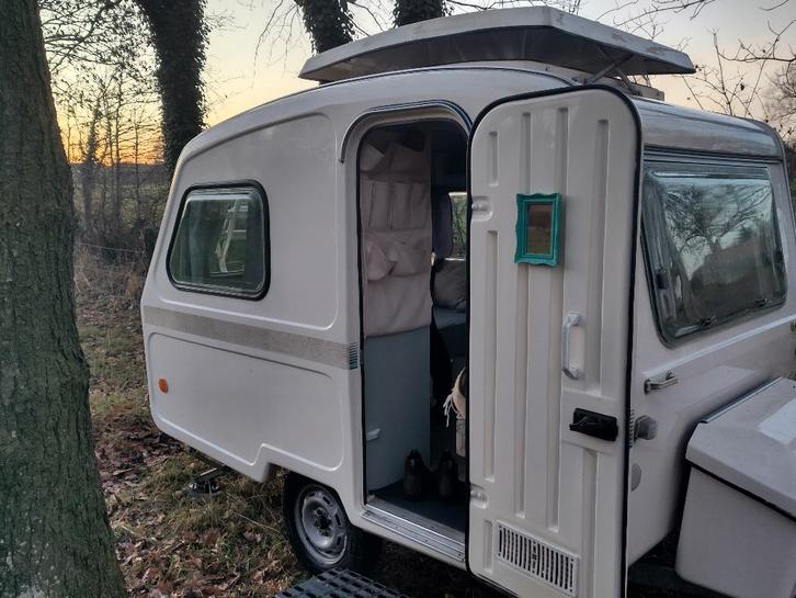 Caravan Predom N126, Caravans en Kamperen, Caravans, Particulier, tot en met 3, 500 - 750 kg, Treinzit, Predom, Omvormbare zithoek
