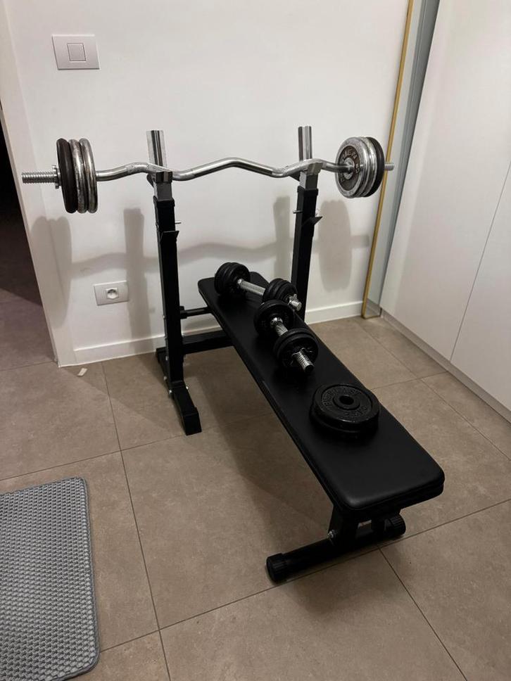 Bench press: Opklapbare halterbank met gewichten, topstaat!, Sport en Fitness, Fitnessapparatuur, Zo goed als nieuw, Ophalen