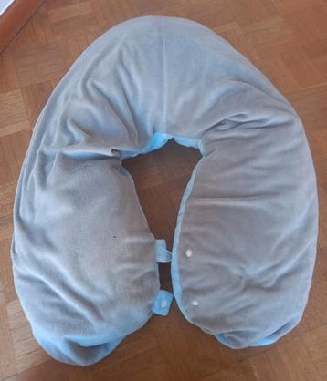 Voedingskussen met hoes lichtblauw en grijs beschikbaar voor biedingen