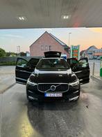 Volvo XC60 B4 AWD R-design, Auto's, Volvo, Automaat, Euro 6, Zwart, Vierwielaandrijving