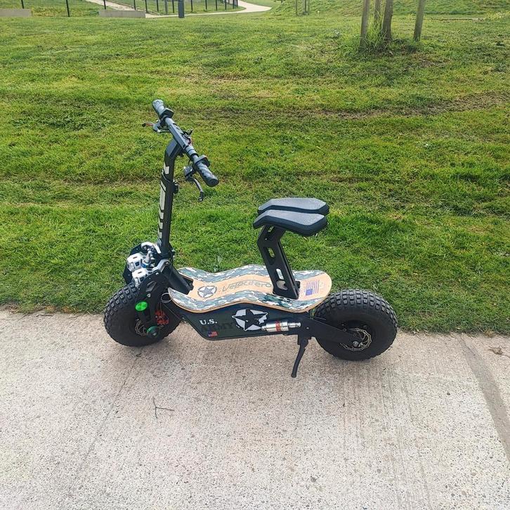 Trottinette électrique velocifero mad, Vélos & Vélomoteurs, Trottinettes, Enlèvement