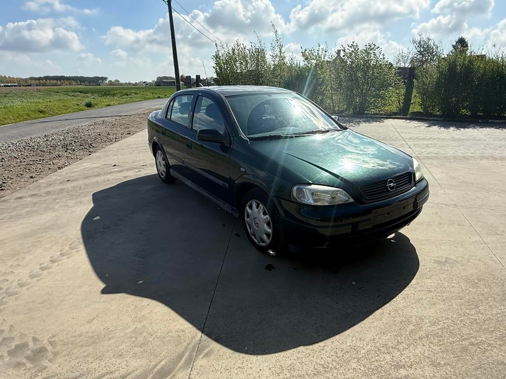 opel astra Gekeurd vvk, Voorwielaandrijving, 4 deurs, Zwart, 4 cilinders