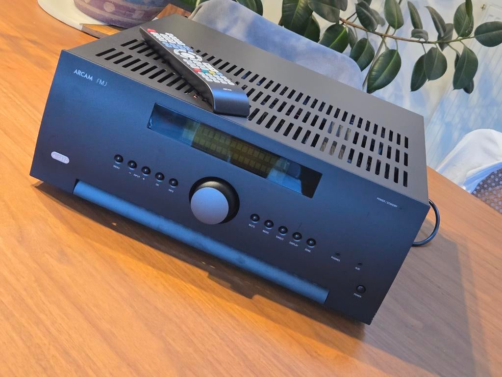 Amplificateur home cinema Arcam AVR 390