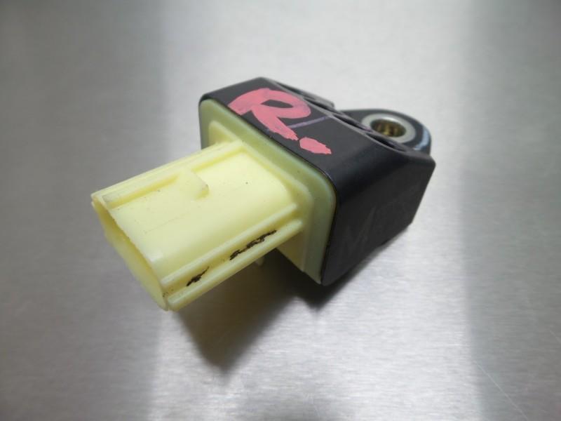 AIRBAG SENSOR Toyota Urban Cruiser (|8983133020|), Gebruikt, Toyota