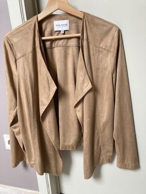 Cognackleurig look-a-like daim vestje., Kleding | Dames, Avalanche, Beige, Maat 42/44 (L), Ophalen of Verzenden