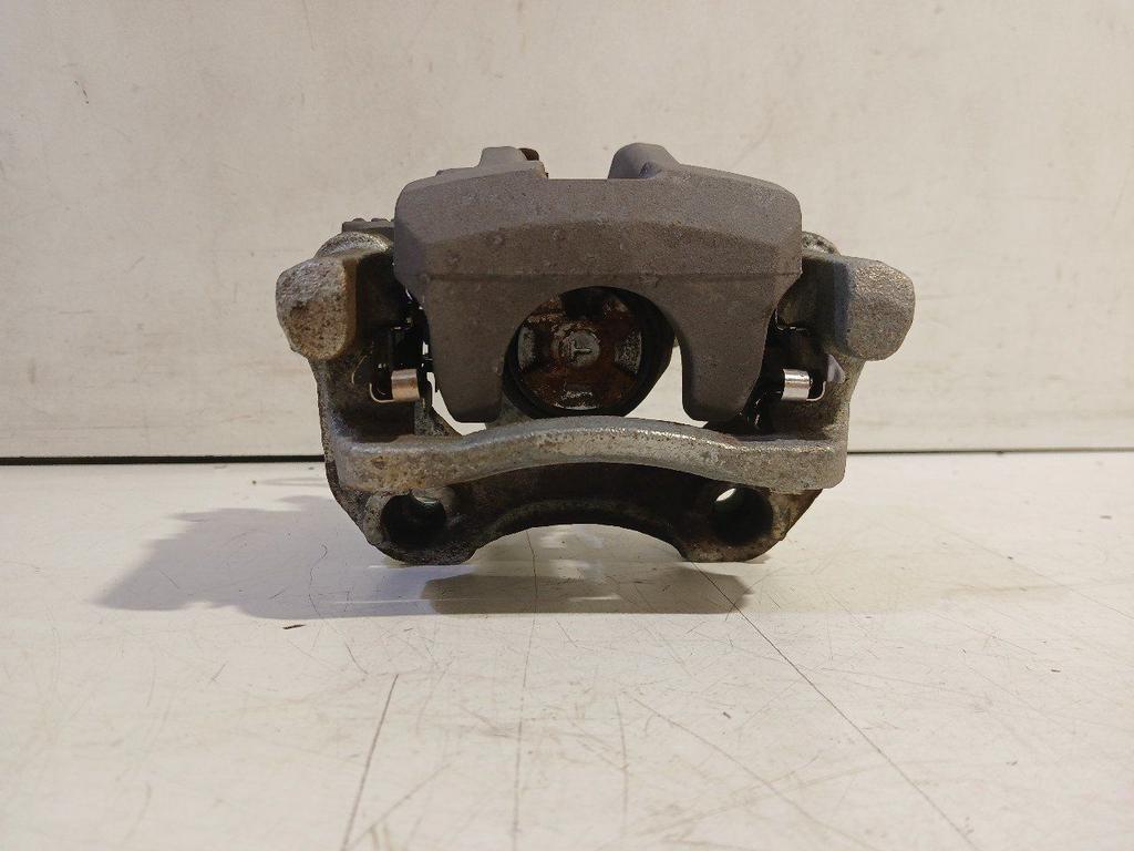 Remklauw links achter Toyota Prius, Onderdelen@venauto.nl, Van der Ven Autorecycling B.V., Ettenseweg 76, 4706 PB Roosendaal, The Netherlands