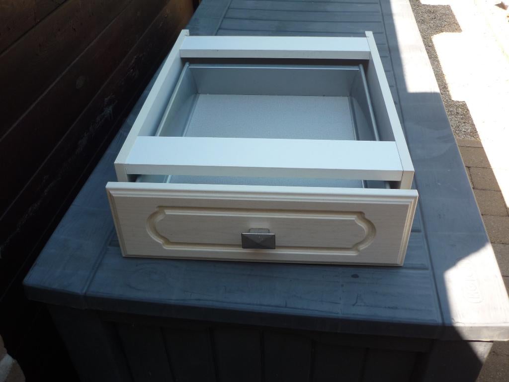 Tiroir gratuit à donner., Moins de 25 cm, Moins de 100 cm, Comme neuf, Synthétique