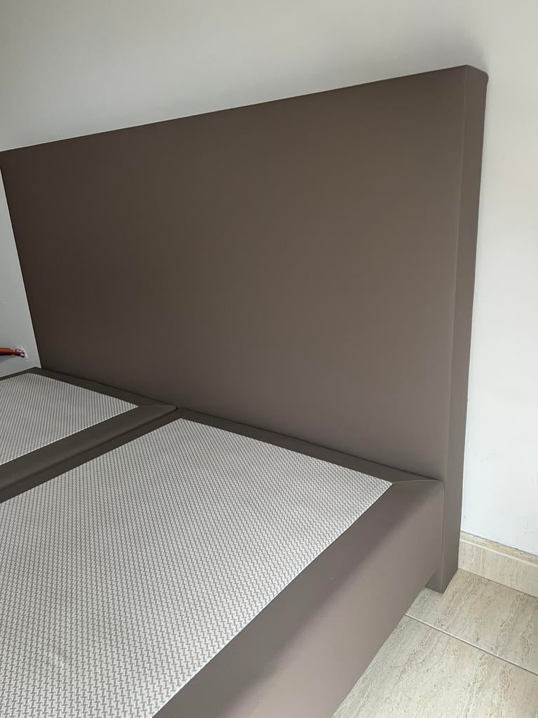 Bed 160x200, Huis en Inrichting, Slaapkamer | Boxsprings, Ophalen, Zo goed als nieuw