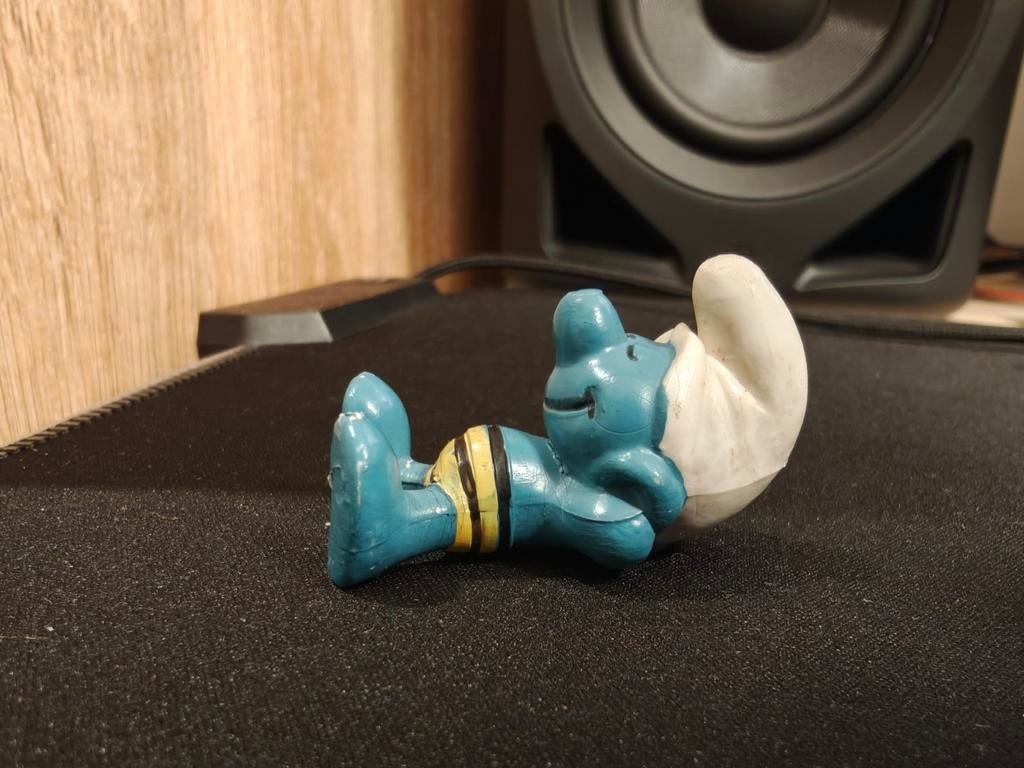 Luilak smurf met gele broek, Verzamelen, Ophalen of Verzenden