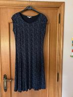 Donkerblauw met lichtblauw zomerkleedje, Sandwich, Medium, Vêtements | Femmes, Robes, Taille 38/40 (M), Enlèvement ou Envoi, Comme neuf