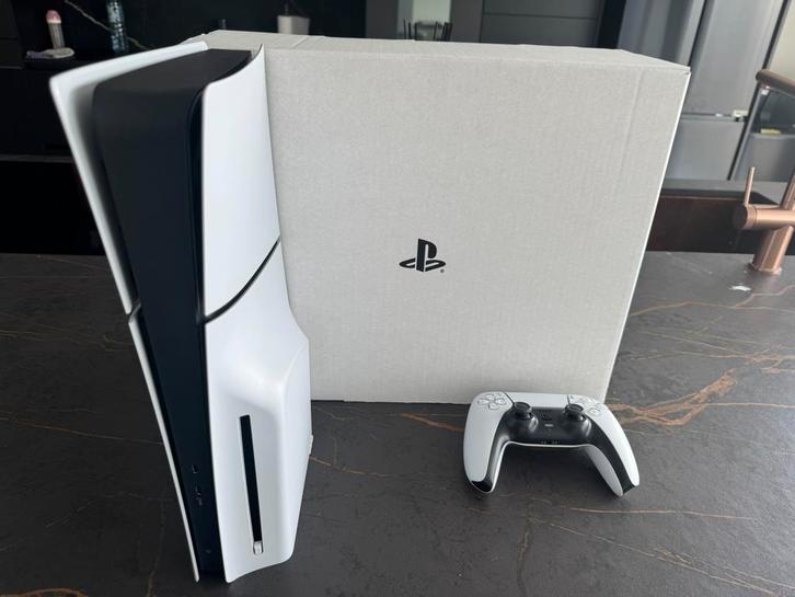 PS5 Slim 1 TB met nieuwe schijf, nooit gebruikt, Games en Spelcomputers, Spelcomputers | Sony PlayStation 5, Zo goed als nieuw