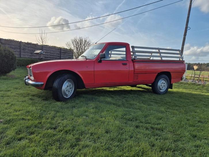Peugeot 504 Pick-up, Autos, Oldtimers & Ancêtres, Particulier, Caméra de recul, Bluetooth, Radio, Interruption de démarrage, Attache-remorque