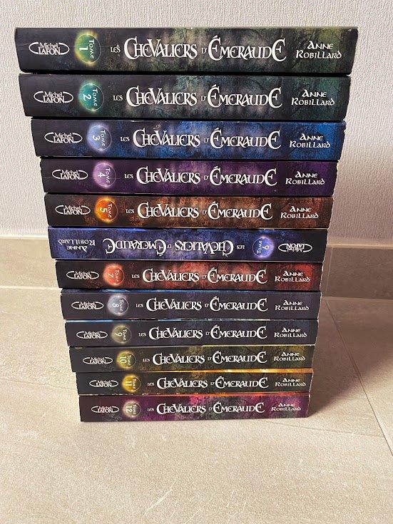 Les Chevalliers D'Emeraude livres 1 à 10 Anne Robbillard, Enlèvement ou Envoi
