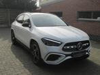 Mercedes-Benz GLA 180 AMG PANO NACHTPACK DISTRONIC TREKHAAK, Gebruikt, 4 cilinders, 136 pk, Alcantara