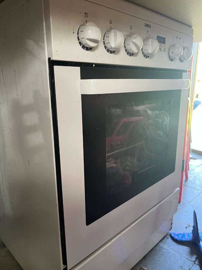 vitro keramisch vuur + oven, Elektronische apparatuur, Kookplaten, Ophalen, Gebruikt, Keramisch, 4 kookzones