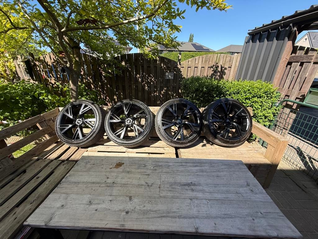 4x Audi rs6 look Sportvelgen 19” + Zomerbanden – Steek 5x112, Velg(en), Zomerbanden, Ophalen, 19 inch