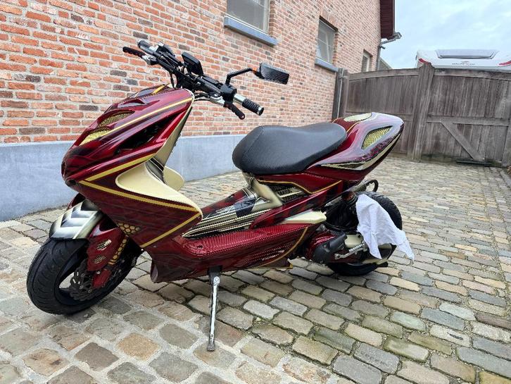 Yamaha mbo airox 125 cc, Motos, Motos | Yamaha, Particulier, Scooter, jusqu'à 11 kW, 1 cylindre, Permis Moto A1 minimum, Enlèvement
