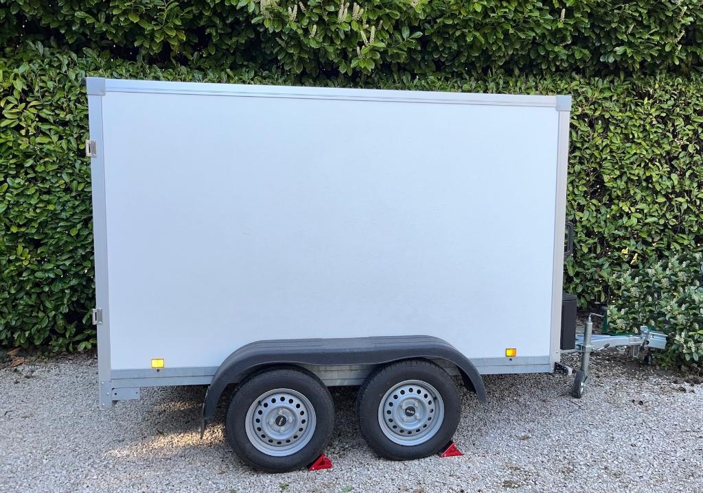 NOUVELLE OFFRE : remorque fermée, double essieu +accessoires, Enlèvement