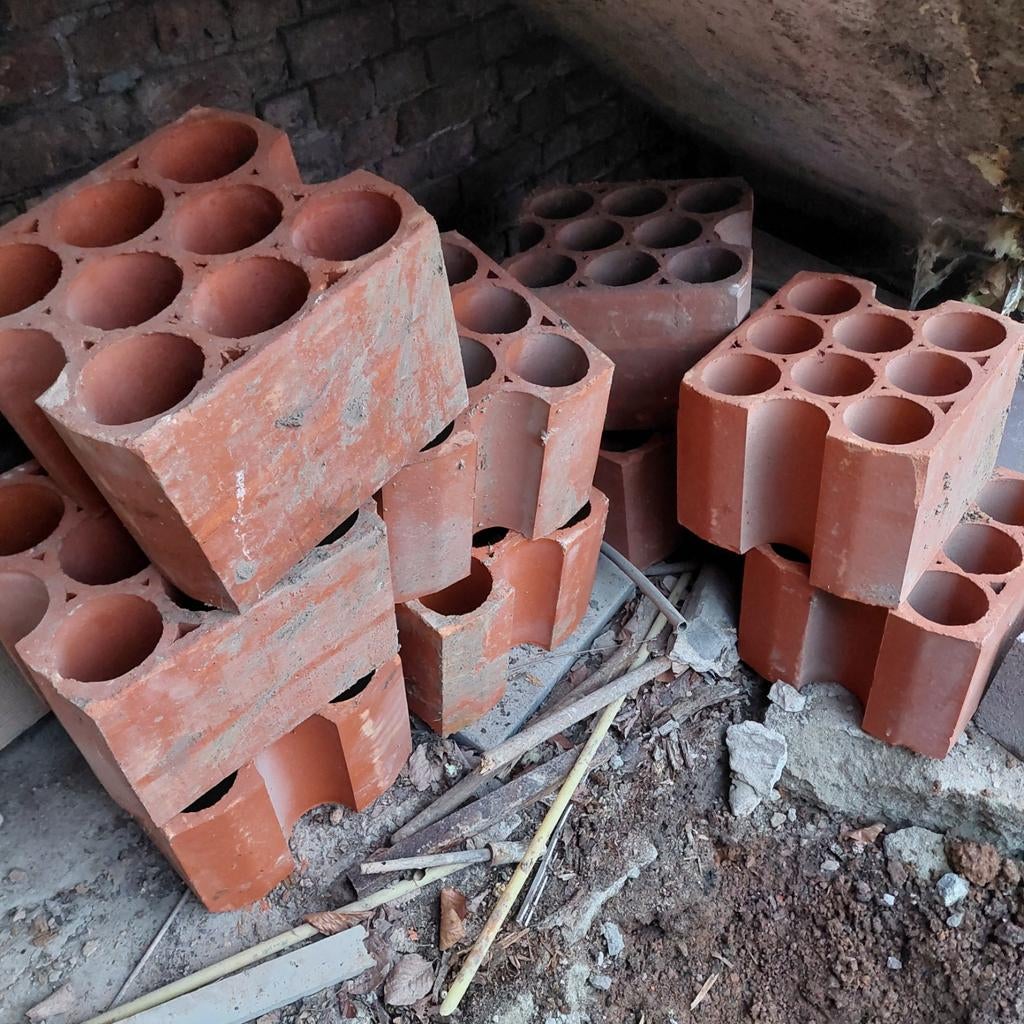 8 blocs cave à vin, Enlèvement