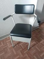 Chaise percée, Ophalen