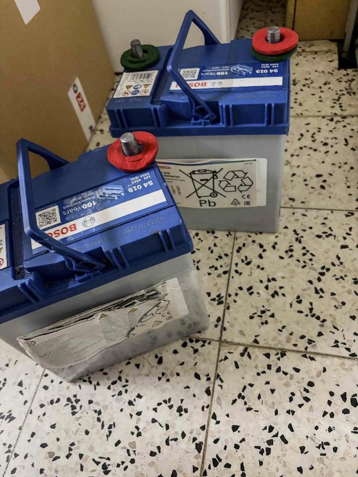 2x Bosch Auto Batterijen 12V S4 019 - 10 maanden oud, Autos : Pièces & Accessoires, Batteries & Accessoires, Utilisé, Enlèvement ou Envoi