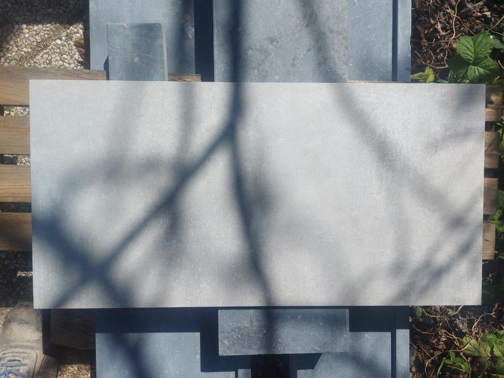 Grijze tegels + plint + tegellijm, Doe-het-zelf en Bouw, Tegels, Ophalen