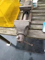 Oude ijzeren bankschroef, Enlèvement, Étau