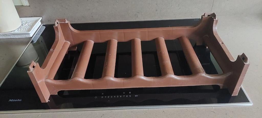 Rack à bouteille de la marque OKT
De couleur brune, Bricolage & Construction, Enlèvement