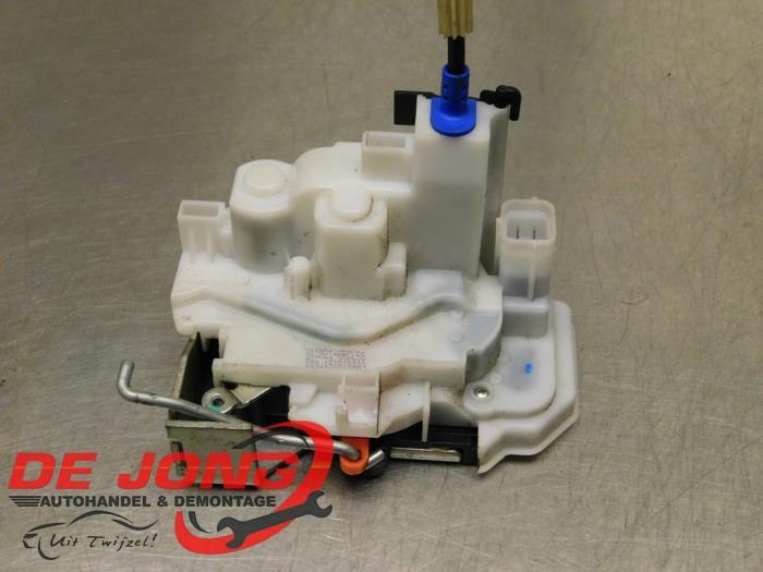 Serrure portière mécanique 4portes avant gauche d'un Opel, -, Opel, 3 mois de garantie, Utilisé