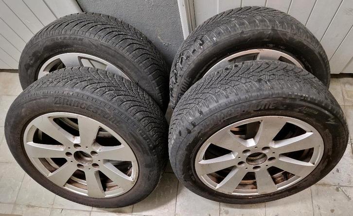 Jantes Mercedes 16 pouces d'origine avec pneus 205/55, Autos : Pièces & Accessoires, Pneus & Jantes, Pneus et Jantes, 4 Saisons